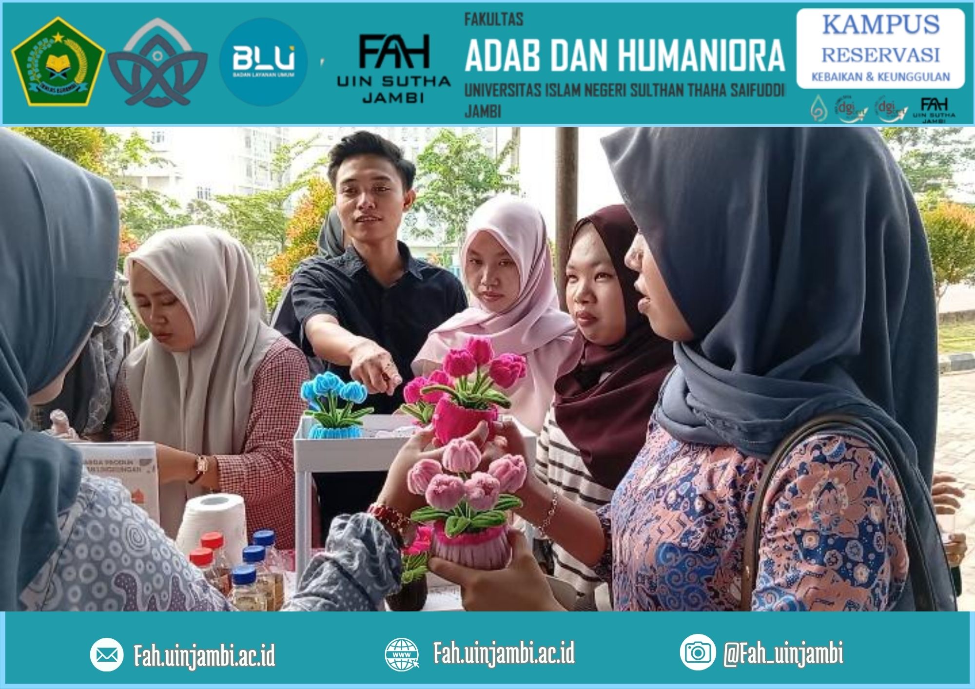 Praktik Marketing Mahasiswa IPt smt 4 Ramaikan Bazar Pekan Lingkungan UIN STS Jambi