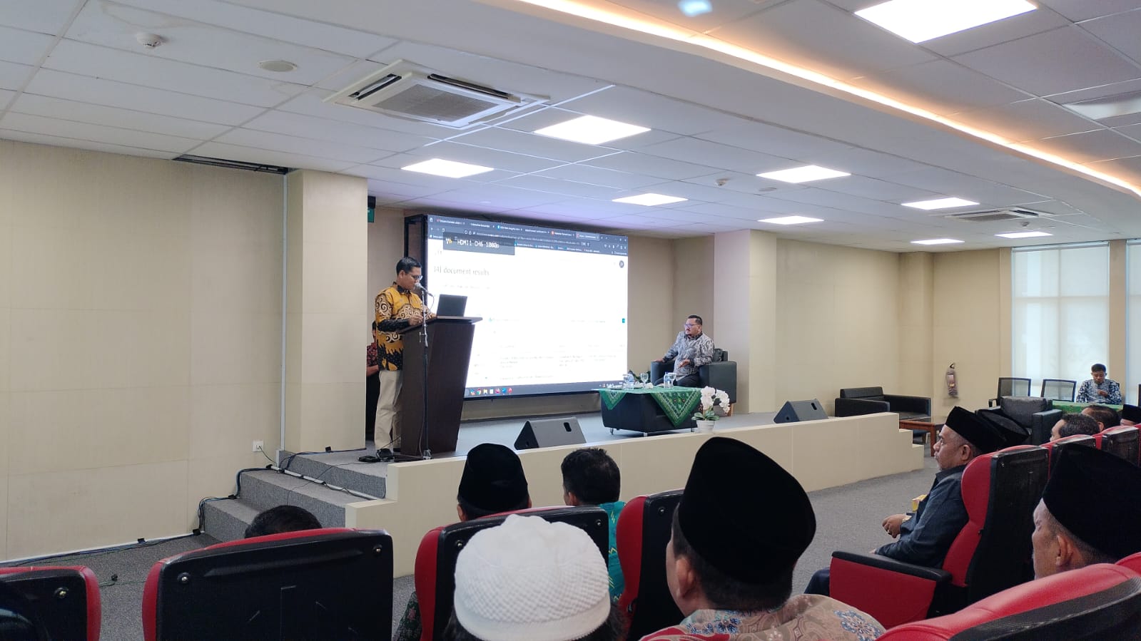 DOSEN FAH MENGIKUTI PERSIAPAN PENDAMPINGAN GURU BESAR